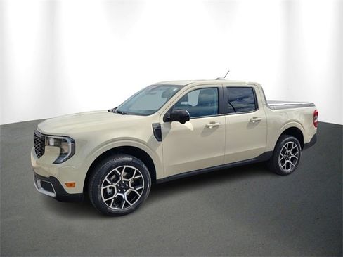 Used 2025 Ford Maverick Lariat w/ 4K Tow Package image 2