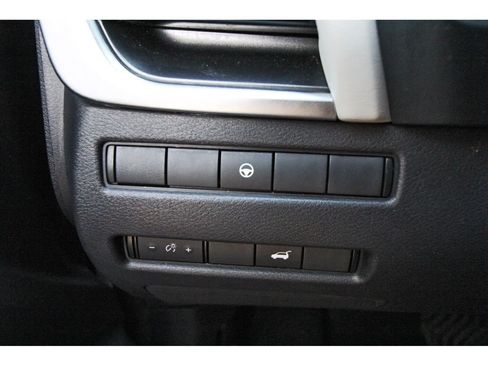 Certified 2021 Nissan Rogue SV w/ Premium Package FWD image 19