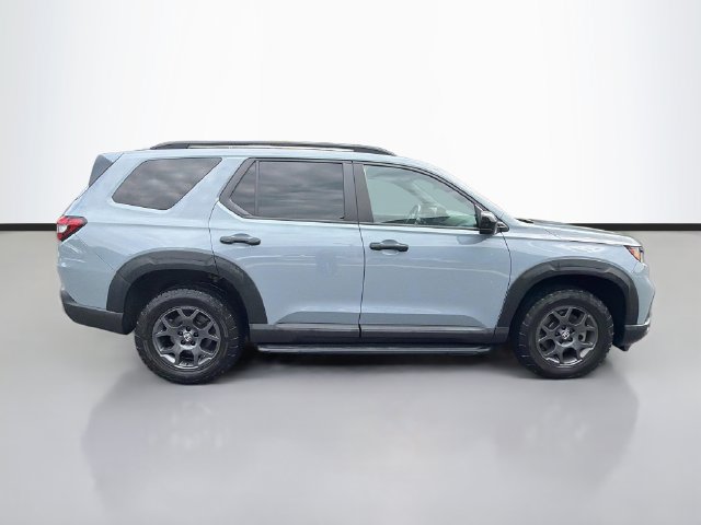 Used 2023 Honda Pilot TrailSport image 8