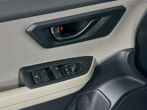 Certified 2025 Subaru Forester image 22