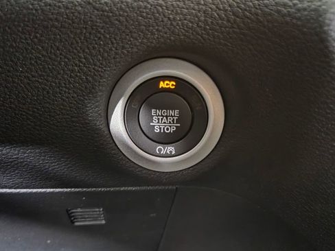 New 2026 Chrysler Pacifica Select image 21