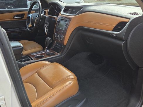 Used 2014 Chevrolet Traverse LTZ image 16