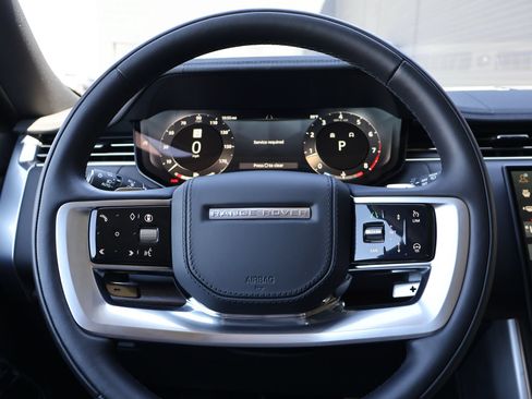 Used 2025 Land Rover Range Rover SE AWD/4WD image 16