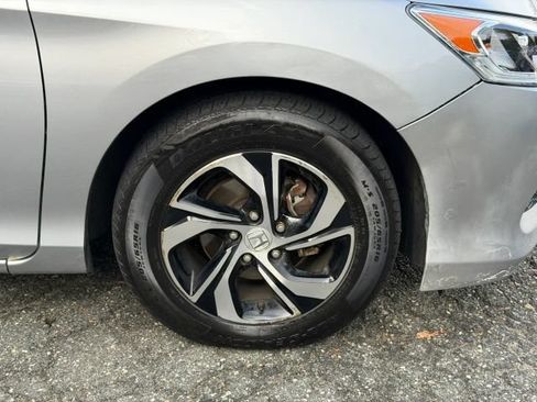 Used 2017 Honda Accord LX image 9