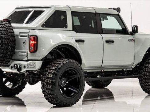 Used 2022 Ford Bronco Big Bend image 8