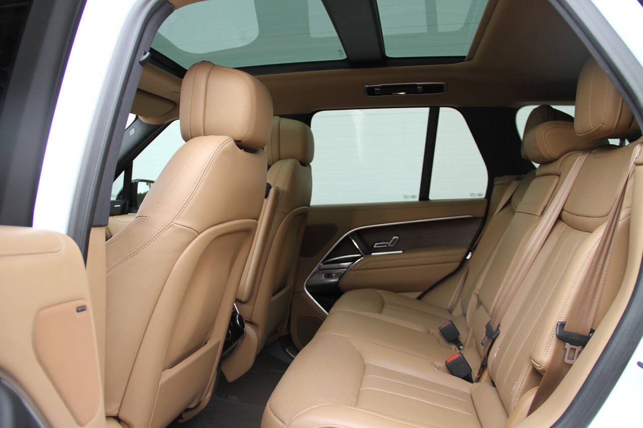 Used 2023 Land Rover Range Rover SE AWD/4WD image 17