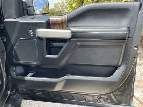 Used 2018 Ford F150 Lariat image 30