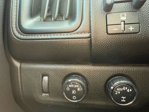 Used 2017 GMC Canyon Denali image 14