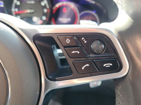 Used 2021 Porsche Cayenne w/ Premium Package image 33