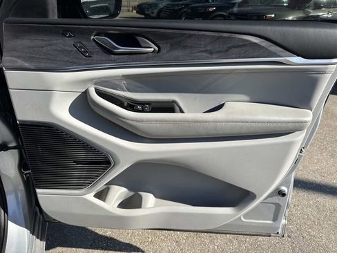 Used 2021 Jeep Grand Cherokee L Overland w/ Luxury Tech Group IV image 17