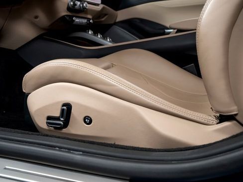 Used 2019 Ferrari Portofino image 24