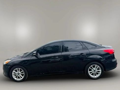 Used 2015 Ford Focus SE FWD image 5
