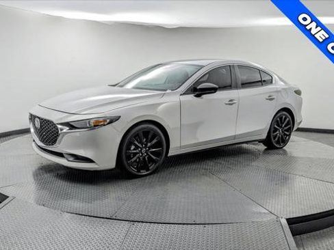 Used 2024 MAZDA MAZDA3 s image 2