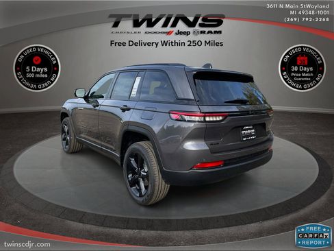 New 2025 Jeep Grand Cherokee Limited w/ Black Appearance Package image 5