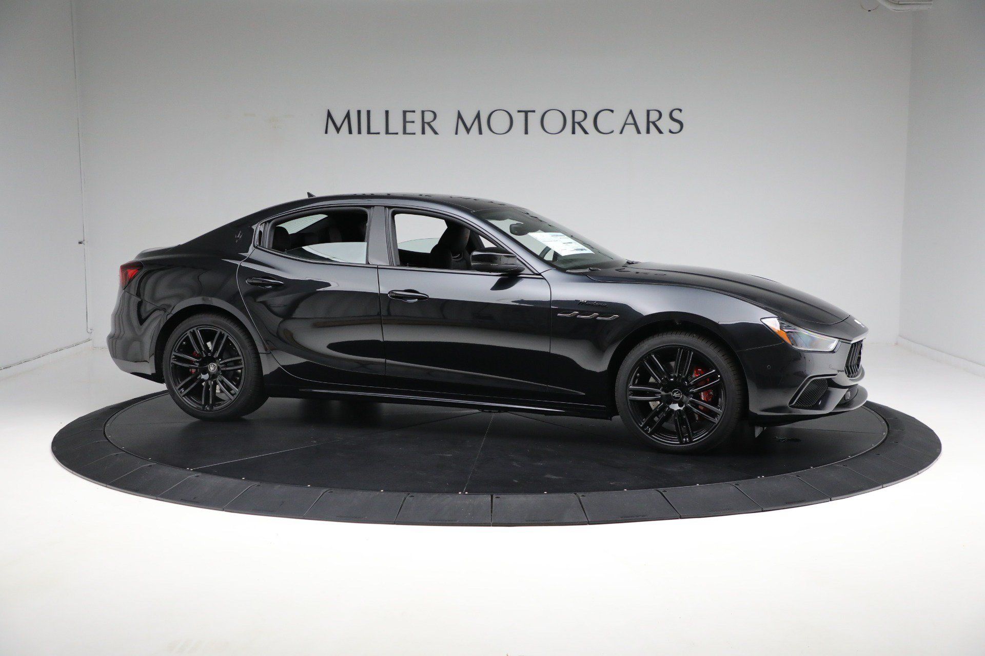 Certified 2024 Maserati Ghibli Modena Q4 AWD/4WD image 18