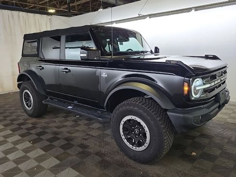 Used 2022 Ford Bronco Outer Banks w/ Sasquatch Package image 1