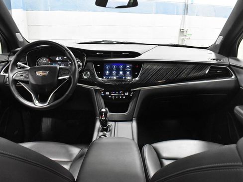 Certified 2024 Cadillac XT6 Premium Luxury FWD image 6