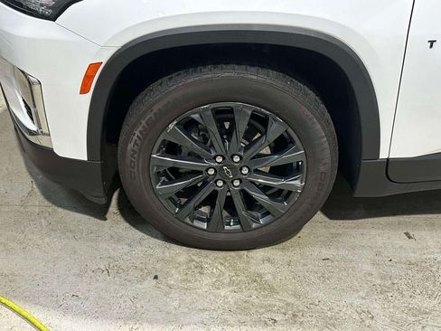 Used 2023 Chevrolet Traverse RS w/ LPO, Floor Liner Package AWD/4WD image 7