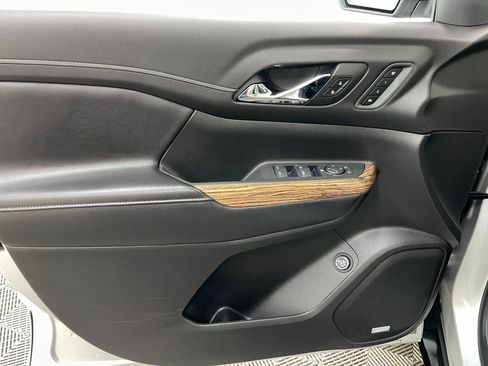 Certified 2019 GMC Acadia Denali w/ Technology Package image 26