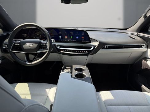 Certified 2024 Cadillac Lyriq Luxury RWD image 18