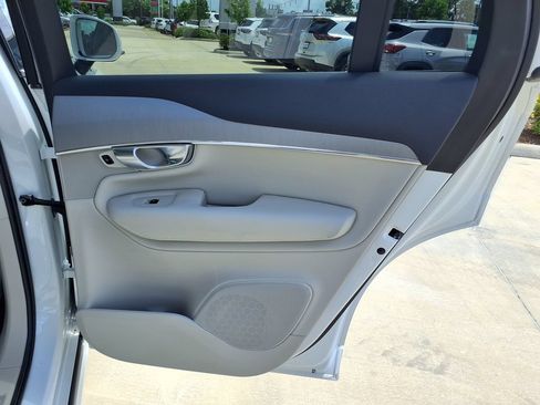 Certified 2025 Volvo XC90 B5 Core AWD/4WD image 22