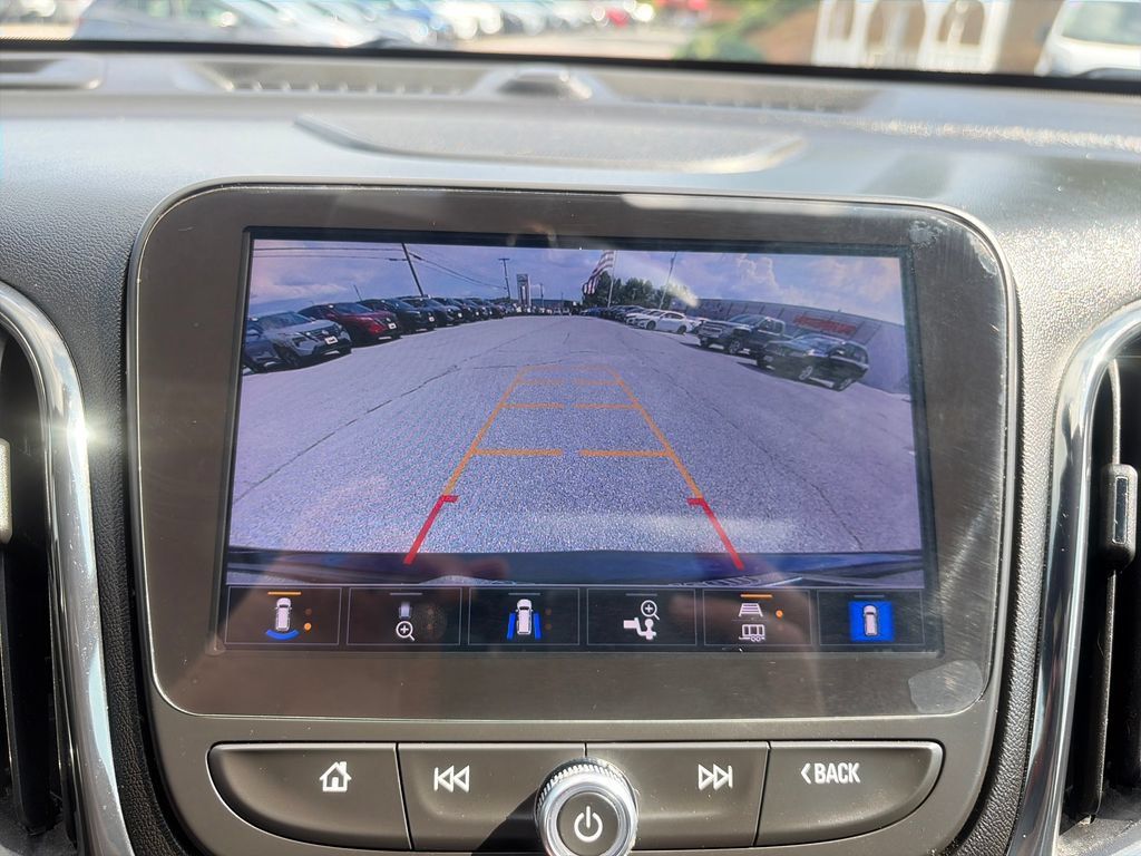 Used 2022 Chevrolet Equinox RS w/ RS Leather Package AWD/4WD image 21