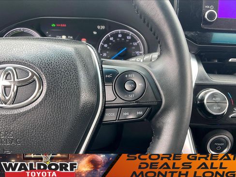 Used 2023 Toyota Venza LE image 24