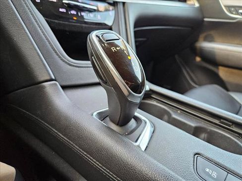 Used 2019 Cadillac XT5 Premium Luxury FWD image 9
