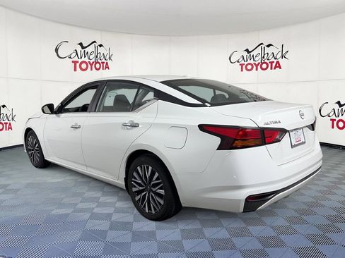 Used 2025 Nissan Altima 2.5 SV FWD image 6