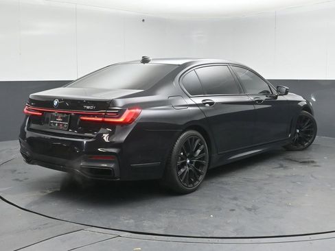 Used 2022 BMW 750i xDrive w/ M Sport Package image 3