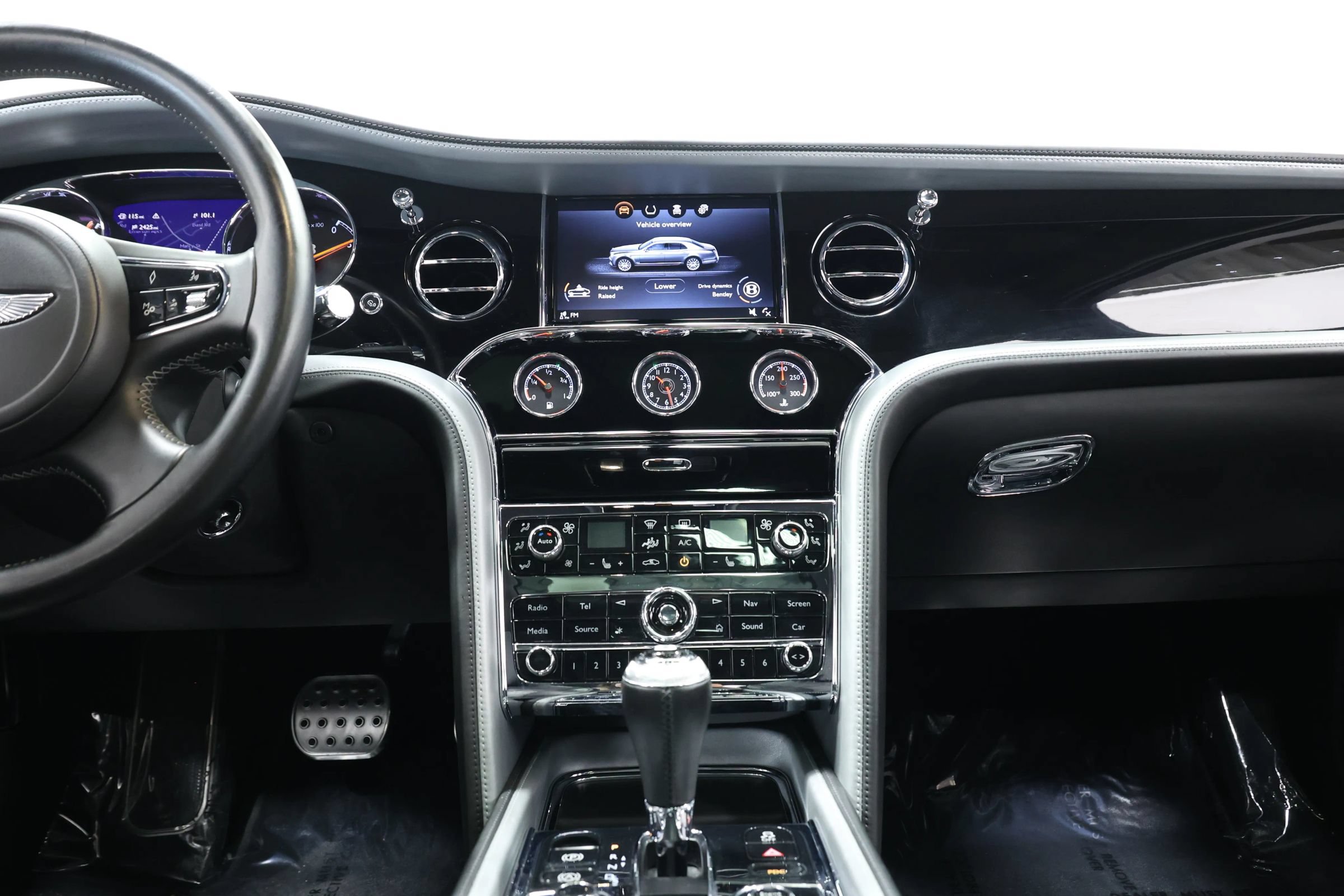 Used 2018 Bentley Mulsanne RWD image 37