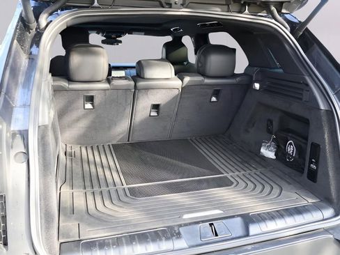 Used 2023 Land Rover Range Rover Sport SE image 16