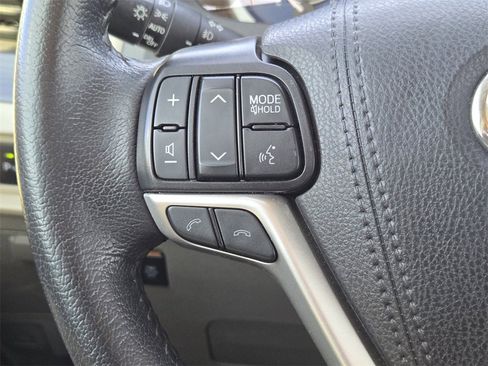 Used 2020 Toyota Sienna XLE image 29