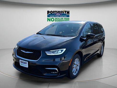Used 2024 Chrysler Pacifica Touring-L FWD image 14