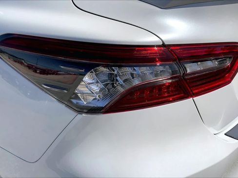 Used 2022 Toyota Camry XLE FWD image 28