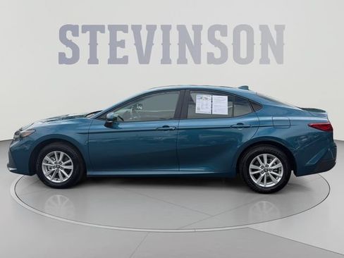 Used 2025 Toyota Camry LE AWD/4WD image 2