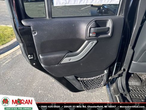 Used 2015 Jeep Wrangler Unlimited Rubicon w/ Connectivity Group image 22
