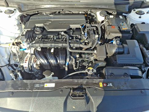 Certified 2025 Hyundai Elantra Sport image 27