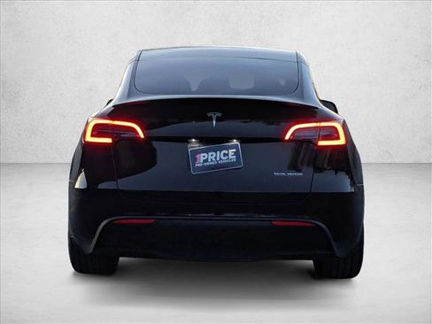 Used 2025 Tesla Model Y Performance image 7