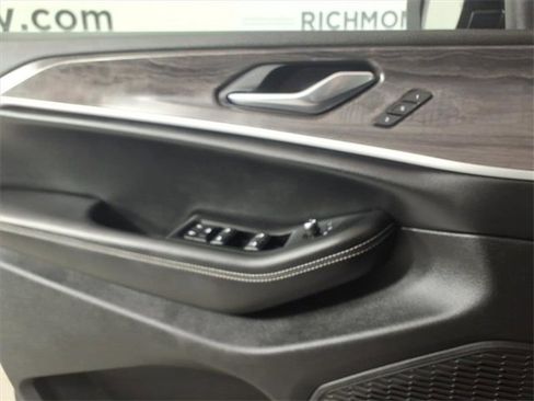 Used 2023 Jeep Grand Cherokee Limited image 27