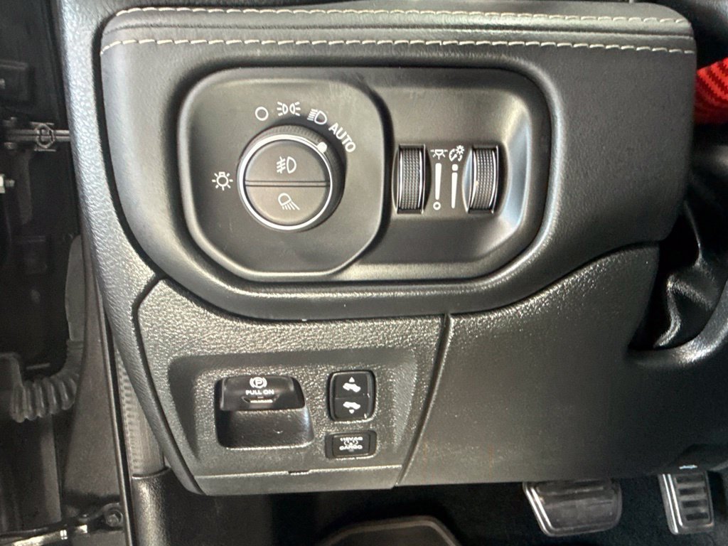 Used 2023 RAM 1500 Limited w/ Body Color Bumper Group AWD/4WD image 19