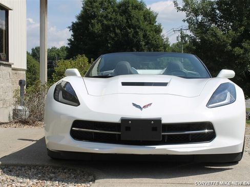 Used 2015 Chevrolet Corvette Stingray Convertible w/ 3LT Preferred Equipment Group RWD image 11