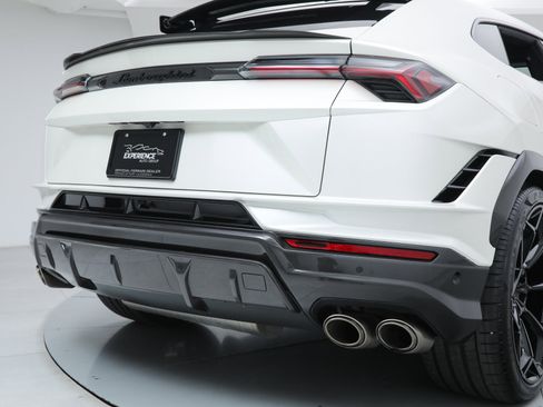 Used 2023 Lamborghini Urus Performante image 17