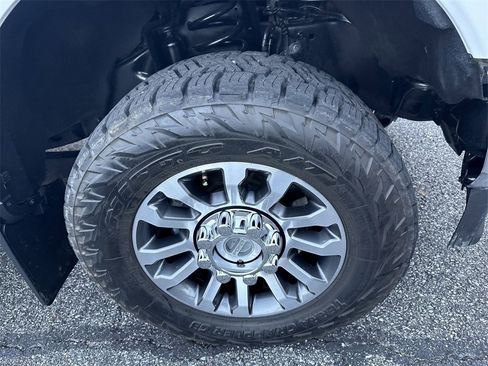 Used 2022 Ford F250 Lariat image 13