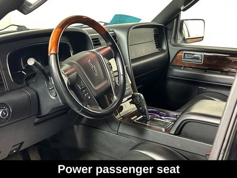 Used 2017 Lincoln Navigator Select image 17
