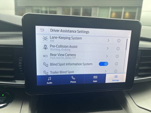 Used 2021 Ford Explorer XLT w/ Equipment Group 202A image 18