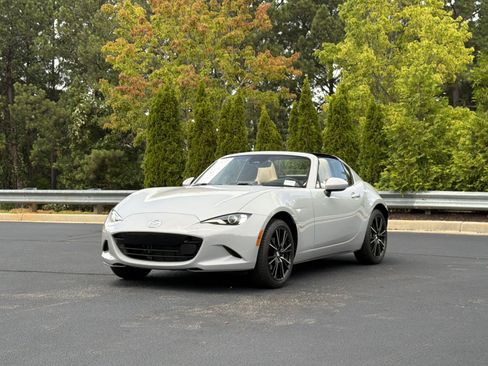 Used 2026 MAZDA MX-5 Miata RF Grand Touring RWD image 12