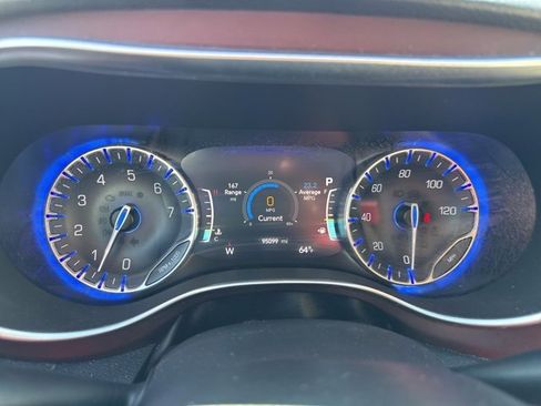 Used 2020 Chrysler Pacifica Limited image 13