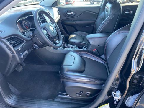 Used 2023 Jeep Cherokee Trailhawk AWD/4WD image 9