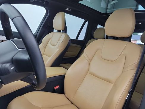Used 2017 Volvo XC90 T6 Momentum AWD/4WD image 17
